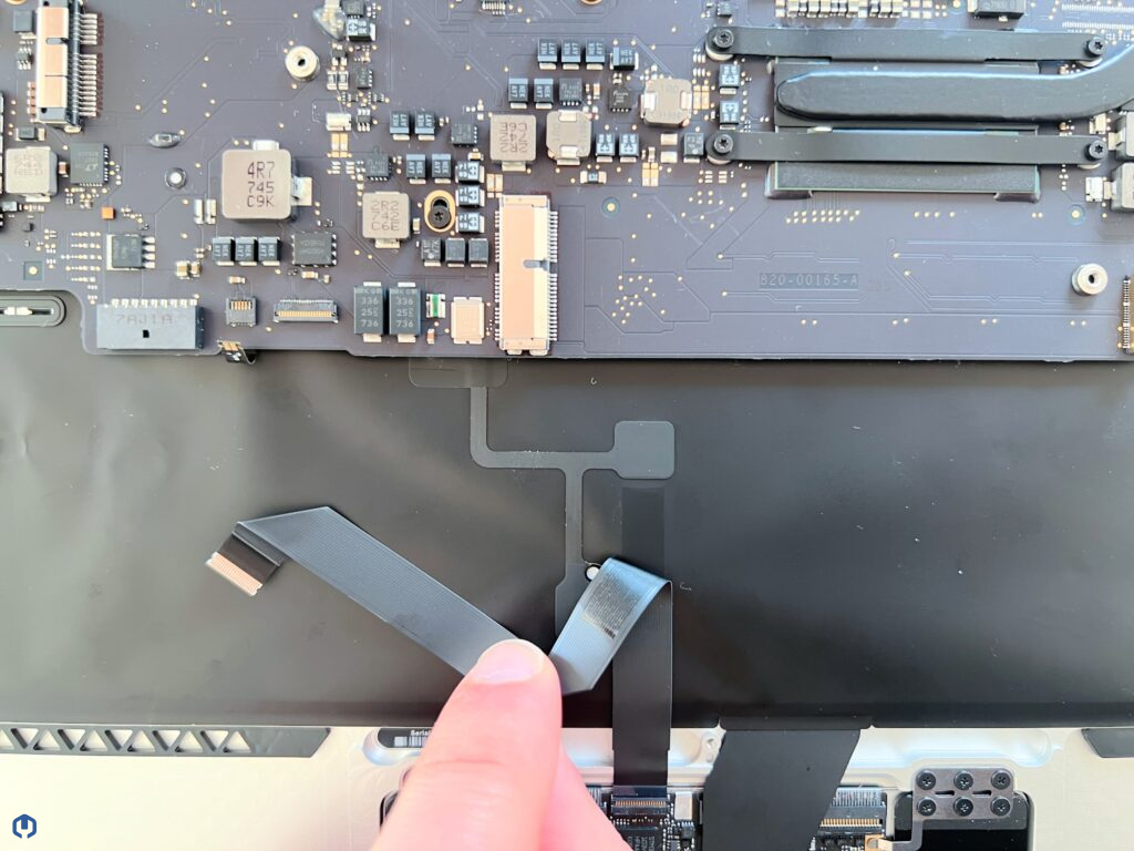 Démonter-nappe-trackpad-A1466