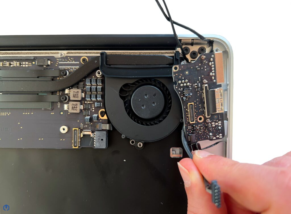 remplacer-magsafe-A1466